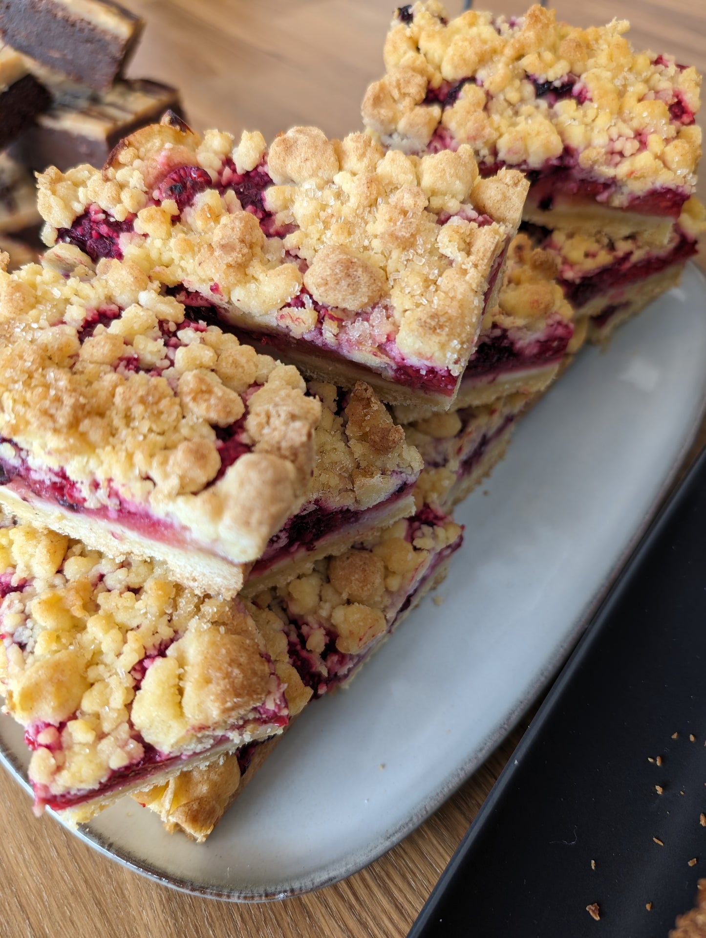 Berry Crumble Bar